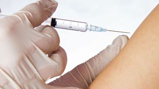 HZI-Wissenschaftler haben Nutzen und Risiko der Impfung gegen Windpocken berechnet und kommen zu dem Ergebnis, dass sich die Windpockenimpfung langfristig auszahlt. (Fotolia_58160764_© sharryfoto, SIUTZ HARRY; © harald.si@web.de)