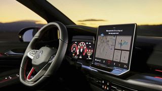 VW-Kunden bekommen demnächst Zugriff auf das bekannte KI-basierte Recherche-Tool. (Bild: Volkswagen)