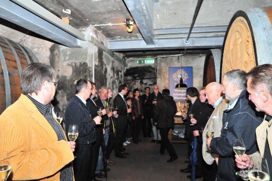 Den Veranstaltungstag konnten die Teilnehmer dann bei einer gemütlichen Weinprobe im Würzburger Juliusspital ausklingen lassen. (Archiv: Vogel Business Media)