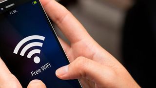 Freies WLAN im Rathaus – den Bürger freut's (georgejmclittle_Fotolia.com)