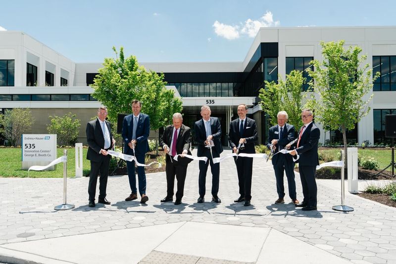 Endress+Hauser feiert gemeinsam mit Partnern und Gästen die Eröffnung seines neuen Standorts in Greenwood. (Bild: Endress+Hauser)