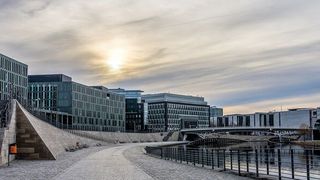 Im Bundesministerium für Bildung und Forschung will man verhindern, dass der DigitalPakt Schule IT-Ruinen produziert (© SN-Photography- stock.adobe.com)