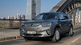 Der Ssangyong Korando E-Motion kostet laut Liste mindestens 38.990 Euro. Die Umweltprämie geht davon noch weg. (Ssangyong)