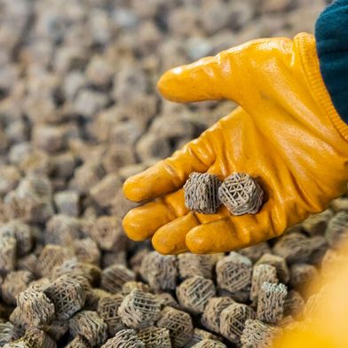 X3D-Katalysatoren der BASF können präzise auf die spezifischen chemischen Prozesse von Kunden zugeschnitten werden. (Bild: Arne Schumacher/ BASF)