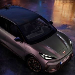 Im Vergleich zu VW ID.Polo und Skoda Epic setzt der Raval stärker auf ein emotionales Design.(Bild:  Cupra)