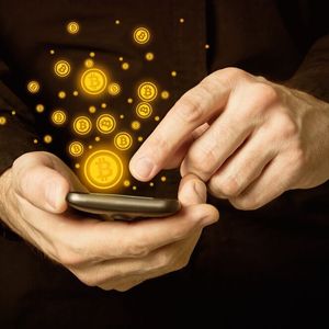 Beim Proof-of-Work-Verfahren bekommt der Miner umso mehr Kryptowährung, je öfter er als erster einen unbestätigten Block verifiziert.