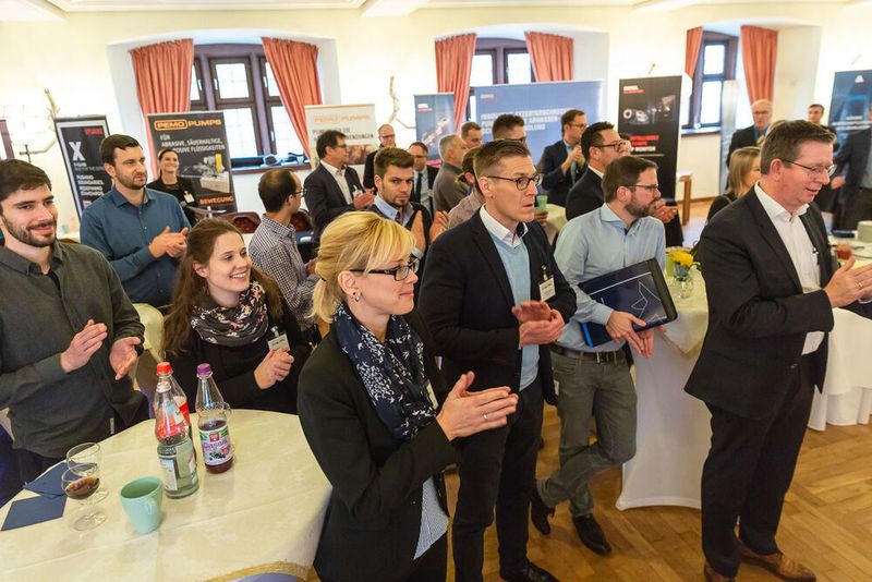 Impressionen der Förderprozessforen 2019: Beim Pumpen- und Schüttgut-Forum diskutieren Experten an zwei Tagen über Probleme bei Förderprozessen. Dabei steht der praxisorientierte Austausch und die gemeinsame Lösungsfindung im Vordergrund des Netzwerktreffens der Pumpen- und Schüttgut-Community. (Stefan Bausewein / PROCESS)