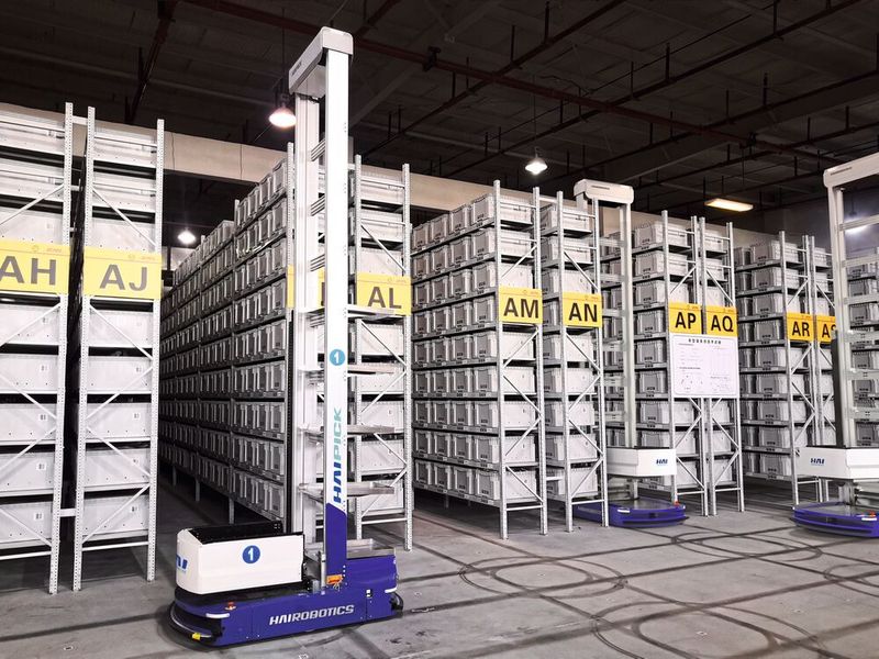 Die flexible, skalierbare Haipick-Lösung profitiert von einer kurzen Installationszeit: In unter fünf Wochen kann sie in Betrieb genommen werden. (Bild: Hai Robots)