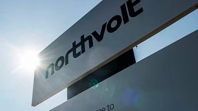 Der Batteriehersteller Northvolt will nach eigener Aussage rund 1.600 Mitarbeiter in verschiedenen Standorten auf die Straße setzen.(Bild:  Northvolt)