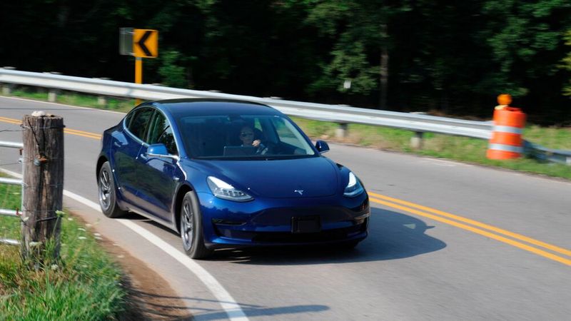 Platz 1: Mit 365.240 Stück bleibt das Model 3 von Tesla auch 2020 mit großem Abstand Spitzenreiter der meistverkauften E-Autos der Welt. (Bild: Jens Meiners)