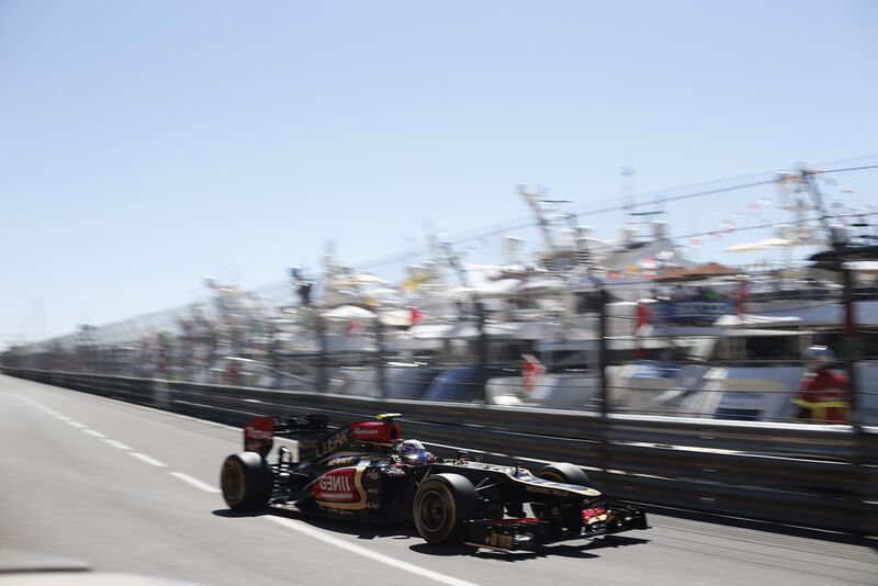 Vor den Yachten wird gejagt: Romain Grosjean am Hafen von Monte Carlo. (Bild: Glenn Dunbar/LAT Photographic)