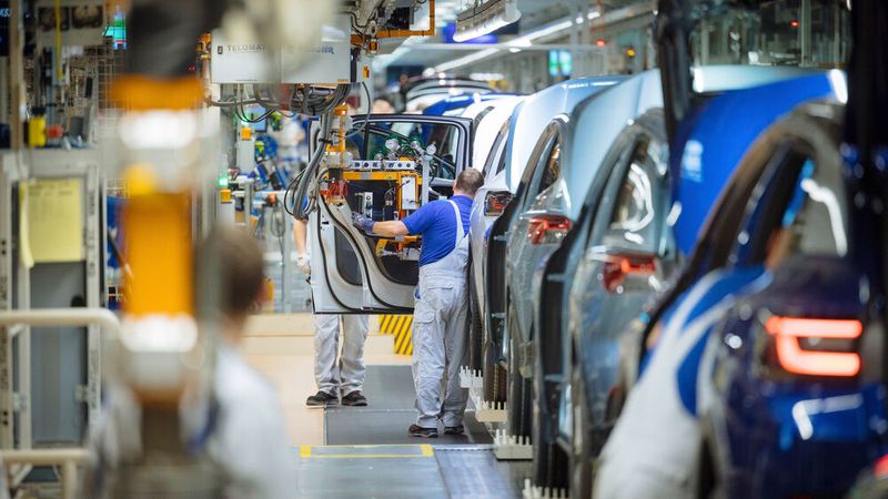 VW-Chef Thomas Schäfer hält an den Plänen fest, Werke zu schließen.(Bild:  Volkswagen)