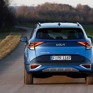 Mit dem 1,6 Liter großen Otto-Vierzylinder fühlt sich der Allrounder keineswegs untermotorisiert an.(Kia)