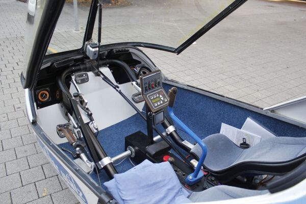 Bertha Benz Challenge 2012, 2. Tag: Ankunft der Teilnehmer auf dem Marktplatz in Pforzheim (Bild: Ulrich Steinlechner)