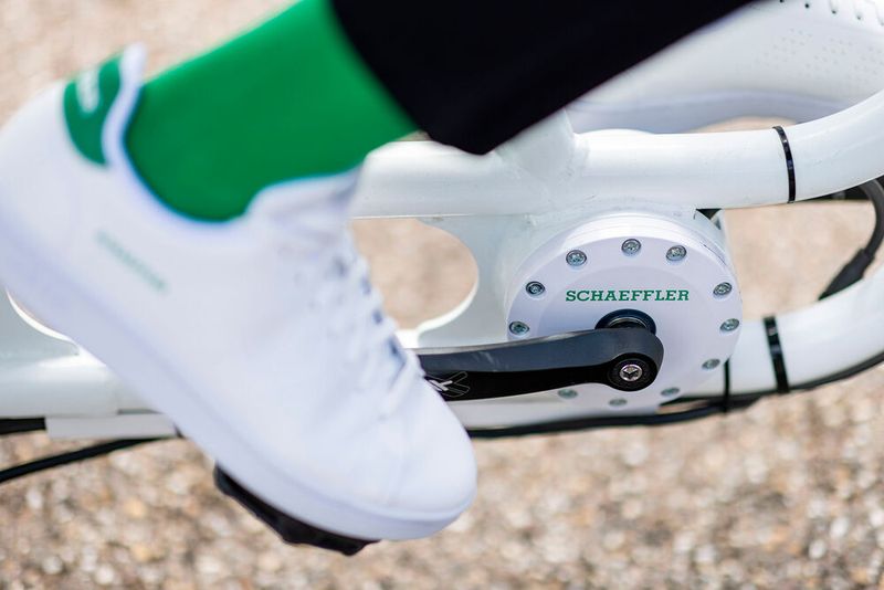 Der Generator an der Pedalachse hat keine mechanische Verbindung zum eigentlichen Antrieb. (Bild: Schaeffler/Daniel Karmann)