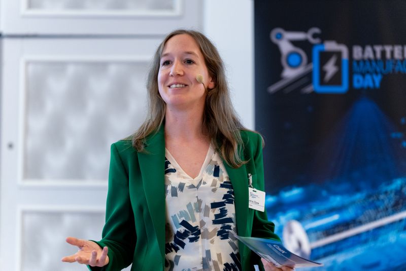 Katharina Zipse von CatX beschrieb die „DCM-Suite“ – ein Software-as-a-Service-Produkt für kollaboratives Kapazitätsmanagement. (Bild: Dominik Böhm - Fotokumpel)