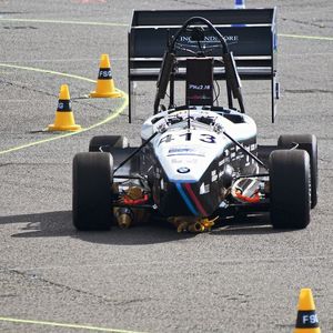 Das Formula-Student-Team von Munich Motorsport steuerte im Driverless Event in jeder Runde der Rennserie 2018 ihren PWd2.18 getauften und mit Gaszugfedern von ACE ausgerüsteten Rennwagen vollkommen autonom und selbstständig durch einen vorgegebenen Kurs.(Bild:  municHMotorsport)