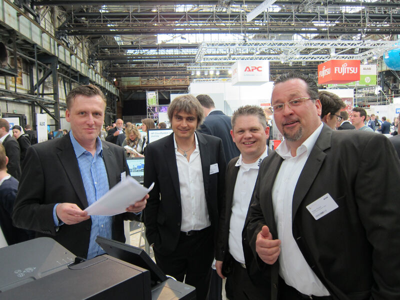 Holger Rucka, RUCKA Büromaschinen, mit Carsten Corbach, ALSO, Heiko Böhm und Jürgen Schmidt, XPoint Computerservice  (Bild: IT-BUSINESS)