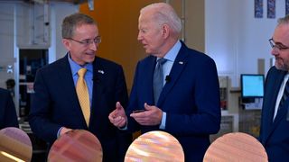 Intel's CEO Pat Gelsinger (left) in conversation with US President Joe Biden. The President of the United States visited the semiconductor production facility in Chandler, Arizona, on March 20, 2024. (Image:Intel Corporation)