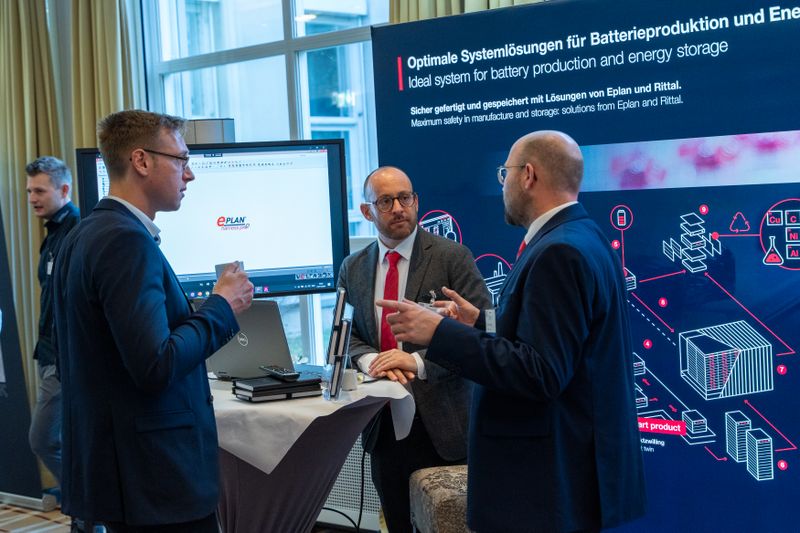 In den Pausen war zusätzlich Zeit für fachlichen und persönlichen Austausch. (Bild: Dominik Böhm - Fotokumpel)