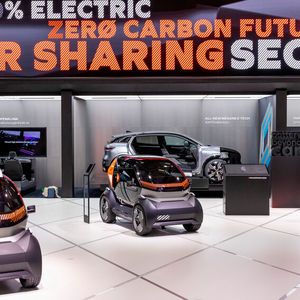 Ministromer: Bento (links) ist mit einer Transportbox ausgerüstet, der kleine Bruder Duo (rechts) sollen Nutzer für Carsharing leihen.