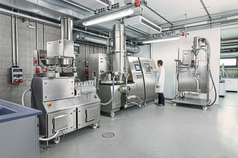 Die Modcos s-Linie von Glatt hat einen Durchsatz von 4 bis 15 kg/h. (Glatt)