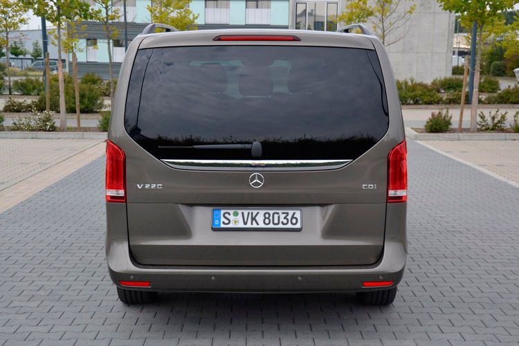 Das Heck hat in der Ausstattungsvariante Avantgarde Edition einen ganz besonderen Komfort an Bord. Zum einen lässt sich die Heckscheibe gesondert öffnen… (Foto: Michel)