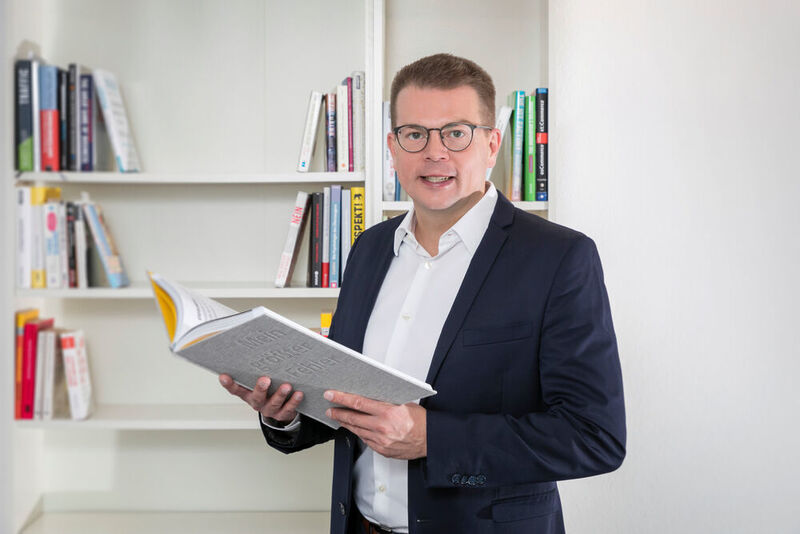 Mike Bergmann verkaufte bereits 2018 sein Systemhaus an die Telcat-Gruppe. Seitdem unterstützt er als Coach IT-Unternehmer in ihrem Business. (Jan-Rasmus Lippels / www.frische-fotografie.de)