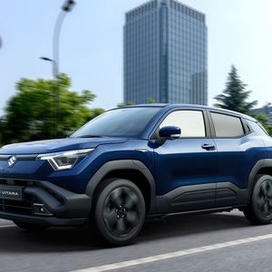 Der neue Suzuki E-Vitara steht auf der konzerneigenen Heartect-E-Plattform für Fahrzeuge im B-Segment und ist mit 1.700 Kilogramm Leergewicht vergleichsweise leicht.(Bild:  Suzuki/Yang Xia)