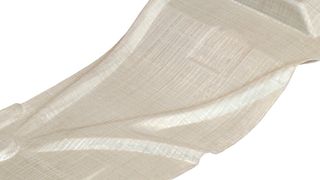 Dünnschichtlaminat: Dieser PKW-Unterbodenschutz (Bauteilausschnitt) hat eine Lamitatdicke von 4 mm und eine Vollverstärkung aus OLU-Preg. (Bild: SKM Moers)