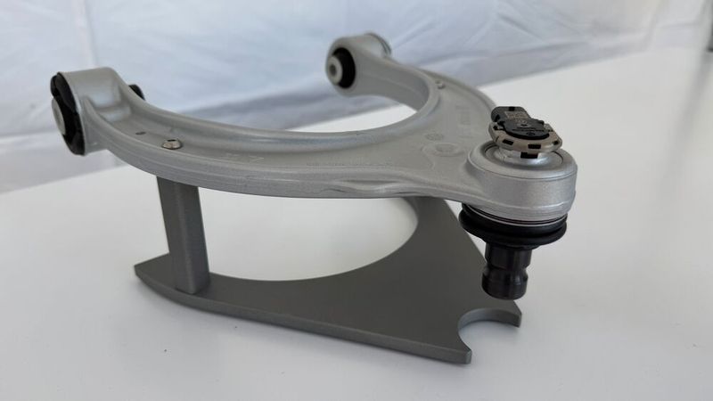 In der neuen Generation seines Smart Chassis Sensor integriert ZF einen Beschleunigungssensor.  (Bild: Alfred Vollmer)