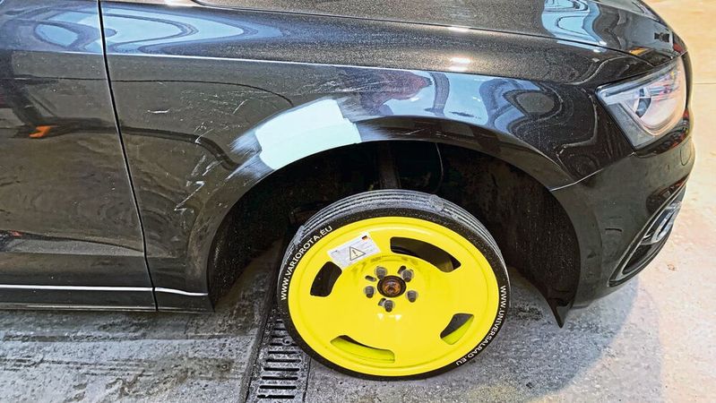 Durchaus auch dem Kunden gegenüber vorzeigbar: Werkstattersatzräder aus Stahl und Vollgummi von Varromo. Durchaus auch dem Kunden gegenüber vorzeigbar: Werkstattersatzräder aus Stahl und Vollgummi von Varromo.