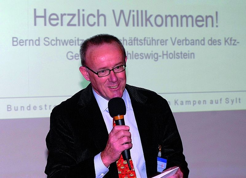 Geschäftsführer Bernd Schweitzer begrüßte Teilnehmer, Referenten und Sponsoren. (Archiv: Vogel Business Media)