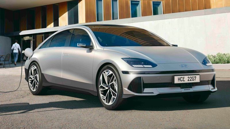 Der Hyundai Ioniq 6 soll durch seine Stromlinienform besonders effizient sein. (Bild: Hyundai)