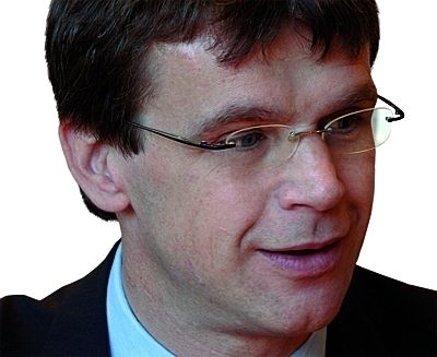 Bild 2: Stephan Plenz, Leiter des Heidelberg-Produktionsverbundes: „Die einfache Mathematik – mehr Produktivität gleich weniger Arbeitsplätze – ist falsch. Eine effizientere Produktion macht uns in Summe als Unternehmen am Markt erfolgreicher und nur das sichert Beschäftigung.“ (Archiv: Vogel Business Media)