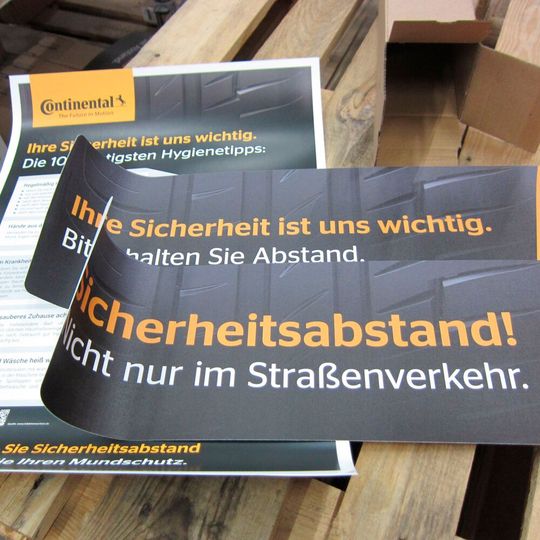 Sicherheitspakete für den Corona-Alltag sind ein Beispiel dafür, wie Continental seine Werkstattpartner unterstützt. Sicherheitspakete für den Corona-Alltag sind ein Beispiel dafür, wie Continental seine Werkstattpartner unterstützt.