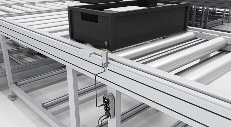 Identifikation von Boxen mittels RFID-Technologie. (Bild: Balluff)