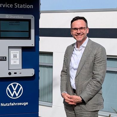 Daniel Liliensiek hat seinen Betrieb in den letzten Jahren sehr stark auf gewerbliche Kunden zugeschnitten. Mit einem neuen Standort in Dresden ist er ihnen buchstäblich entgegen gekommen. (Bild: Rosenow – VCG)