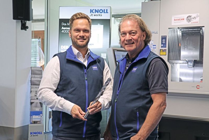 Die Chefs bei HAM Präzision: Raffael (links) und Günter Eberle: „Unsere Cutting-Tools gehören mit Sicherheit zu den qualitativ hochwertigsten Werkzeugen auf dem globalen Markt.“ (Bild: Knoll)