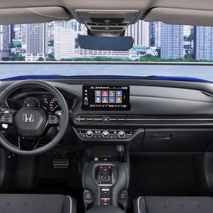 Im Innenraum des SUV setzt Honda Soft-Touch-Materialien ein.(Bild:  Honda)