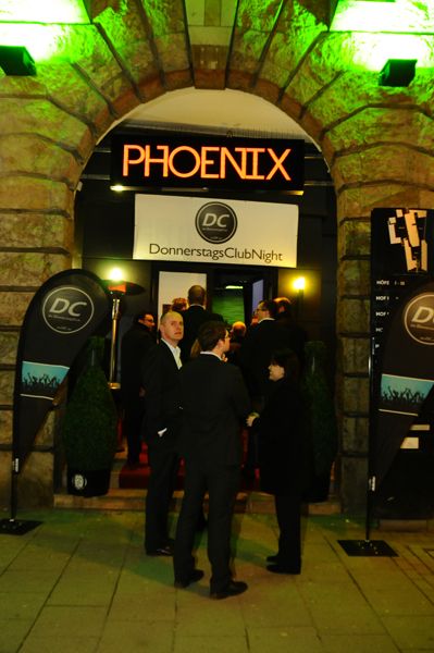 Die DC-Fangemeinde traf sich im „Phoenix“, um traditionell die Cebit einzuläuten.  (IT-BUSINESS)