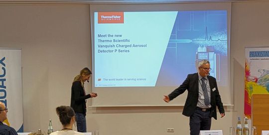 Für einen Vortrag zu 20 Jahren CAD hatten sich Dr. Frank  Steiner und Sylvia Große zusammengetan, um diesen Meilenstein der universellen Detektion näher zu beleuchten.(Bild:  VCG – Lüttmann)