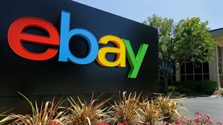Eins galt die Internet-Verkaufsplattform als Wunderkind des neuen Online-Marktes. Zum 25. Jubiläum dümpelt Ebay jedoch im Schatten von Amazon und Alibaba vor sich hin und zählt nicht mehr zur Spitzenklasse der Tech-Firmen.  (Bild: Ben Margot/AP/dpa)