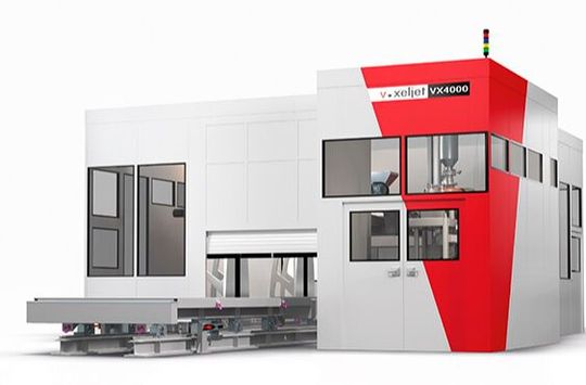 Der VX4000 von Voxeljet gilt als der weltweit größte 3D-Drucker für die additive Fertigung mit Sand. Nun gibt das Unternehmen bekannt, dass es vom US-Technologie-Investor Anzu Partners übernommen wird ...(Bild:  Voxeljet)