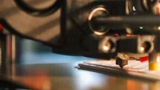 Der 3D-Druck kann in mehreren Bereichen der industriellen Produktion eine Ergänzung oder ein Ersatz für konventionelle Bearbeitungsmethoden sein.  (Bild: frei lizenziert)