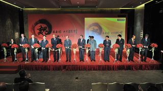 An der feierlichen Eröffnung der Academy Asia nahmen Aufsichtsratsvorsitzende Christian Gläsel, sein Stellvertreter Heinz-Peter Paffenholz, Vertriebsvorstand Volpert Briel sowie zahlreiche deutsche und chinsische Gäste teil.  Bild: Weidmüller (Archiv: Vogel Business Media)