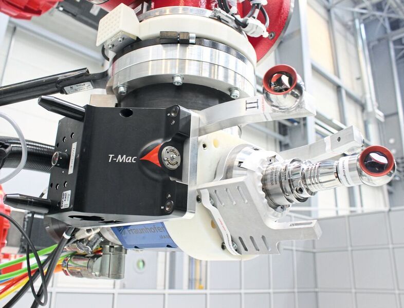 Präzise Bearbeitungsroboter durch Messtechnik: Endeffektordesign mit 6D-Messkopf und Tripelspiegeln. (Fraunhofer IFAM)