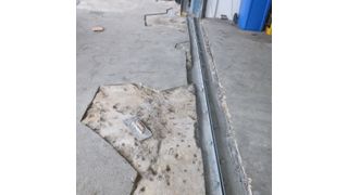 Bevor die beschädigte Rampenfläche beschichtet wird, müssen lose Stellen erst abgefräst, neu aufgefüllt und egalisiert werden. (Bild: Silikal)