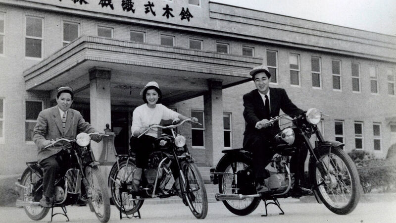 In den 1950er Jahren war Suzuki im kollektiven Bewusstsein eine Zweiradmarke. (Suzuki)