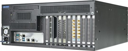 RAID-Konfigurationen auf Basis von NVMe-SSDs, die über PCIe-Trägerplatinen verbunden sind, ermöglichen das parallele Schreiben auf mehrere Laufwerke.(Bild:  Teledyne SP Devices)